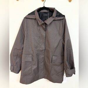 Large checkered Jacket with Hood.